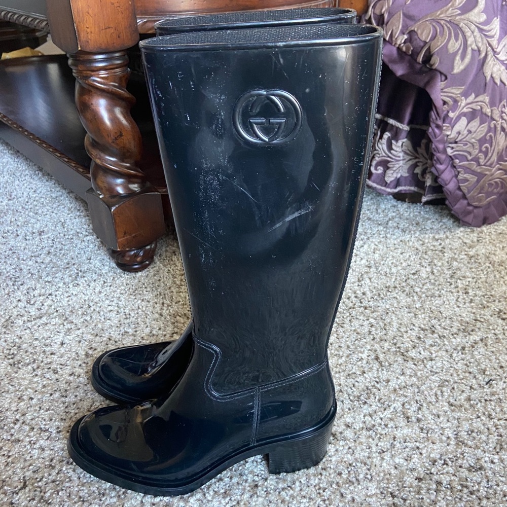 Gucci black logo patent rubber rain boots Sz 9 - Picture 2 of 10